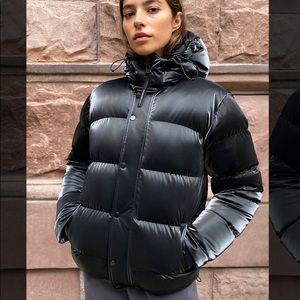 TNA Aritzia SuperPuff NWOT 🖤